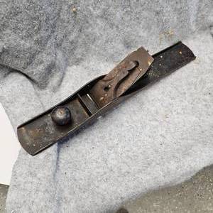 lot 226 image: Vintage Union No. 8 Corrugated Bottom, Wood Hand Plane