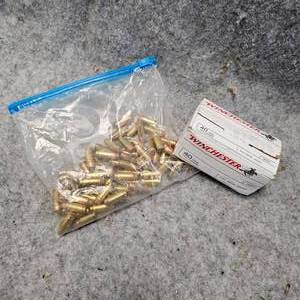 lot 235 image: Winchester 40SW FMJ Ammo, Approx 150 Rounds