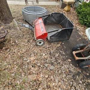 lot 295 image: Agri Fab Lawn Sweeper, Functions as it should