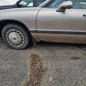 lot 300 image: 1995 Buick Lesabre, 166,500 miles-See Description for details