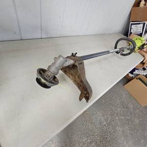 lot 284 image: Poulan Gas Weed Trimmer, 16, 250CC, Ran Great last Fall when put away
