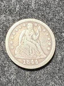 lot 07 image: 1844 US SEATED LIBERTY DIME VF25