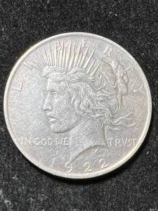 lot 24 image: 1922 US PEACE SILVER DOLLAR