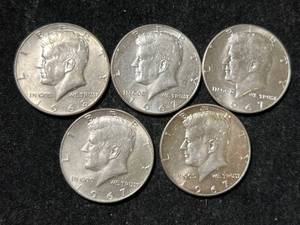 lot 46 image: 5 US 40% SILVER KENNEDY HALF DOLLARS
