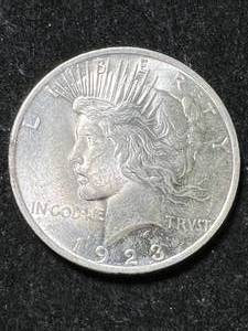 lot 82 image: 1923 US PEACE SILVER DOLLAR