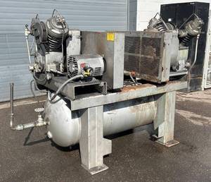 lot 6 image: Ingersoll Rand T30 Duplex Twin D...