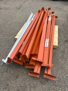 lot 13 image: (14) Teardrop Style Pallet Racki...