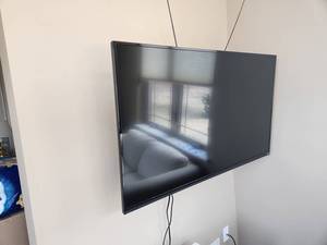 lot 33 image: Vizio Flat-Screen TV