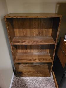 lot 13 image: Wooden 3-Shelf Bookcase 24x10x40