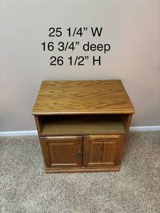 lot 203 image: Vintage Wooden TV Cabinet