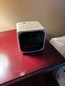 lot 210 image: Sony Dream Machine Alarm Clock Radio