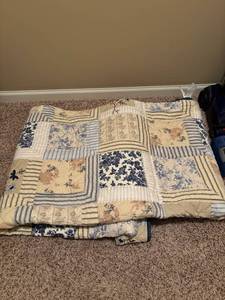 lot 225 image: Liz Claiborne Patchwork Quilt