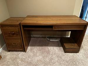 lot 20 image: Classic Wooden Desk and Cabinet Set