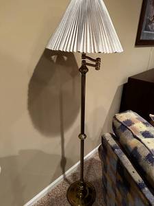 lot 25 image: Brass Swing Arm Floor Lamp