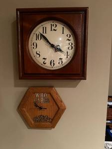 lot 27 image: Set of 2 Vintage Wall Clocks