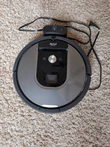 lot 64 image: iRobot Roomba Vacuum Cleaner