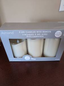 lot 76 image: Ashland LED Candles Set with Remote