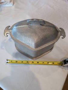 lot 91 image: Guardian Service Ware Aluminum Triangle Heart Lid