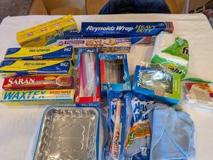 lot 98 image: Kitchen Essentials Lot - Wraps & Bags