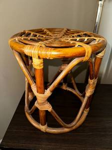 lot 124 image: Vintage Rattan Stool