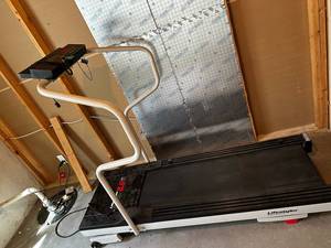 lot 271 image: Lifestyler 8.0 ESP Treadmill