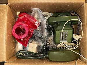 lot 279 image: Vintage Push-Button Telephones Lot
