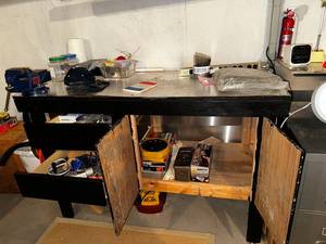 lot 299 image: Workbench with Tools & Accessories Set