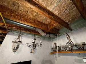 lot 301 image: Elegant Lighting Fixture Set