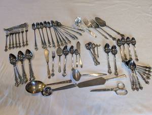 lot 106 image: Elegant Silverware Set Collection
