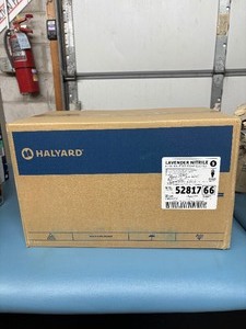 lot 73 image: 1 Case (2500 each) NEW Halyard 52817 SIngle-Use Powder-Free Nitrile Exam Gloves - Size Small
