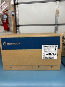 lot 76 image: 1 Case (2500 each) NEW Halyard 52817 SIngle-Use Powder-Free Nitrile Exam Gloves - Size Small