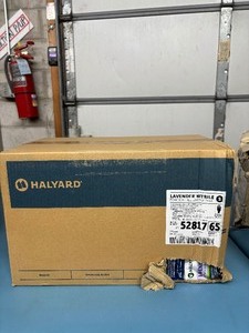 lot 79 image: 1 Case (2500 each) NEW Halyard 52817 SIngle-Use Powder-Free Nitrile Exam Gloves - Size Small