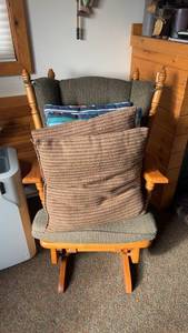 lot 317 image: Upholstered Oak Wooden Rocking Chair with Cushions