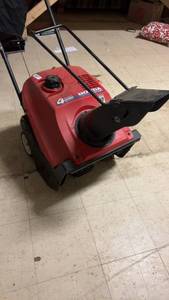 lot 57 image: Honda Harmony HS520 Snow Blower with 4-Stroke Engine