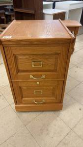 lot 75 image: Oak Wood 2-Drawer Filing Cabinet
