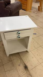 lot 78 image: White Wooden Nightstand with Drawer and Turquoise Knobs