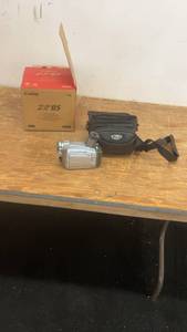 lot 90 image: Canon ZR85 Digital Video Camcorder with Carrying Bag