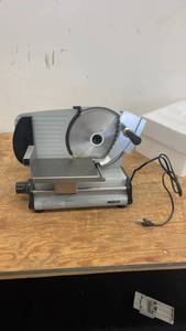 lot 99 image: Nesco 8.7 Food Slicer 22cm Trancheuse
