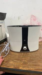 lot 114 image: InstaK UltraSonic Humidifier with 1040 Super Wick, Open Box