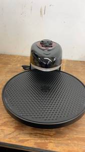 lot 115 image: Presto Pizzazz Plus Rotating Pizza Oven