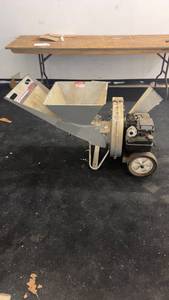 lot 126 image: 5HP Outdoor Leaf Shredder and Branch Chipper