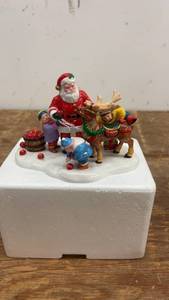 lot 139 image: Department 56 Snow Village Santa Comes to Town 1999 Figurine