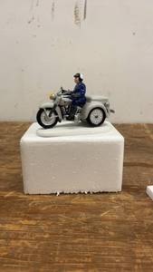 lot 142 image: Miniature Die-Cast Police Motorcycle with Officer Figure