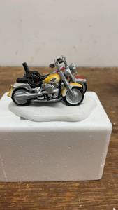 lot 144 image: Set of 2 Miniature Die-Cast Harley Davidson Motorcycles