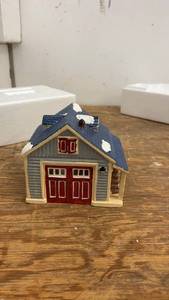 lot 155 image: Department 56 Snow Village Single Car Garage Ceramic Piece