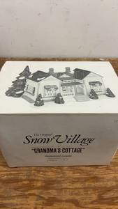 lot 171 image: Original Snow Village Grandmas Cottage Handcrafted Ceramic Collectible
