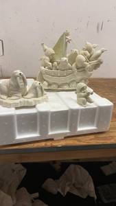 lot 201 image: Department 56 Ship O Dreams Figurine Set