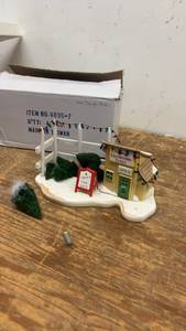 lot 211 image: Christmas Village Display Piece with Accessories