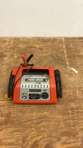 lot 230 image: Black & Decker 10 Amp Smart Charger Alternator Check