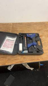 lot 231 image: Campbell Hausfeld Pneumatic Brad Nailer with Case